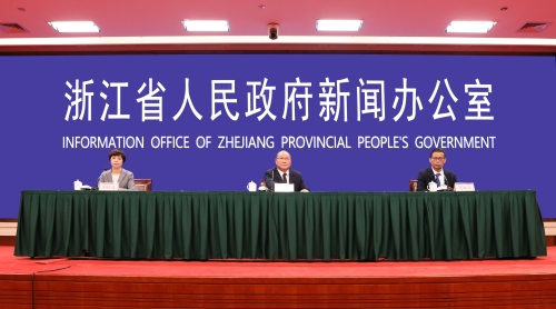 王美福和吴红卫在省政府新闻发布会上 发布一季度浙江经济运行情况并答记者问